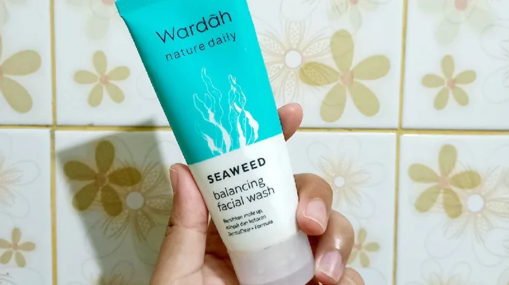 Wardah Nature Daily Seaweed Balancing Facial Wash